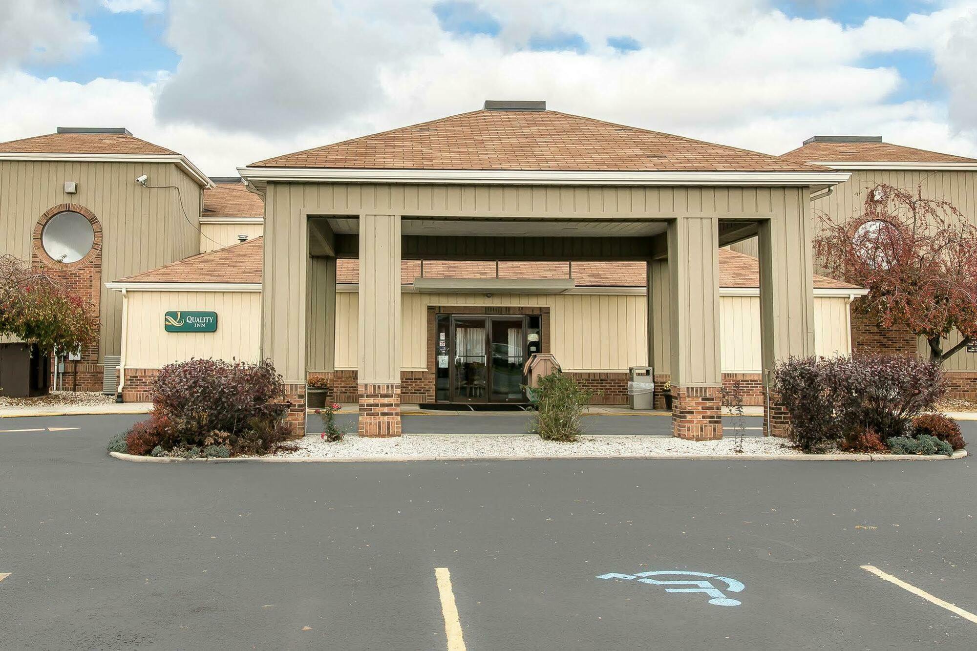 クオリティー イン アッパー サンダスキー Upper Sandusky エクステリア 写真